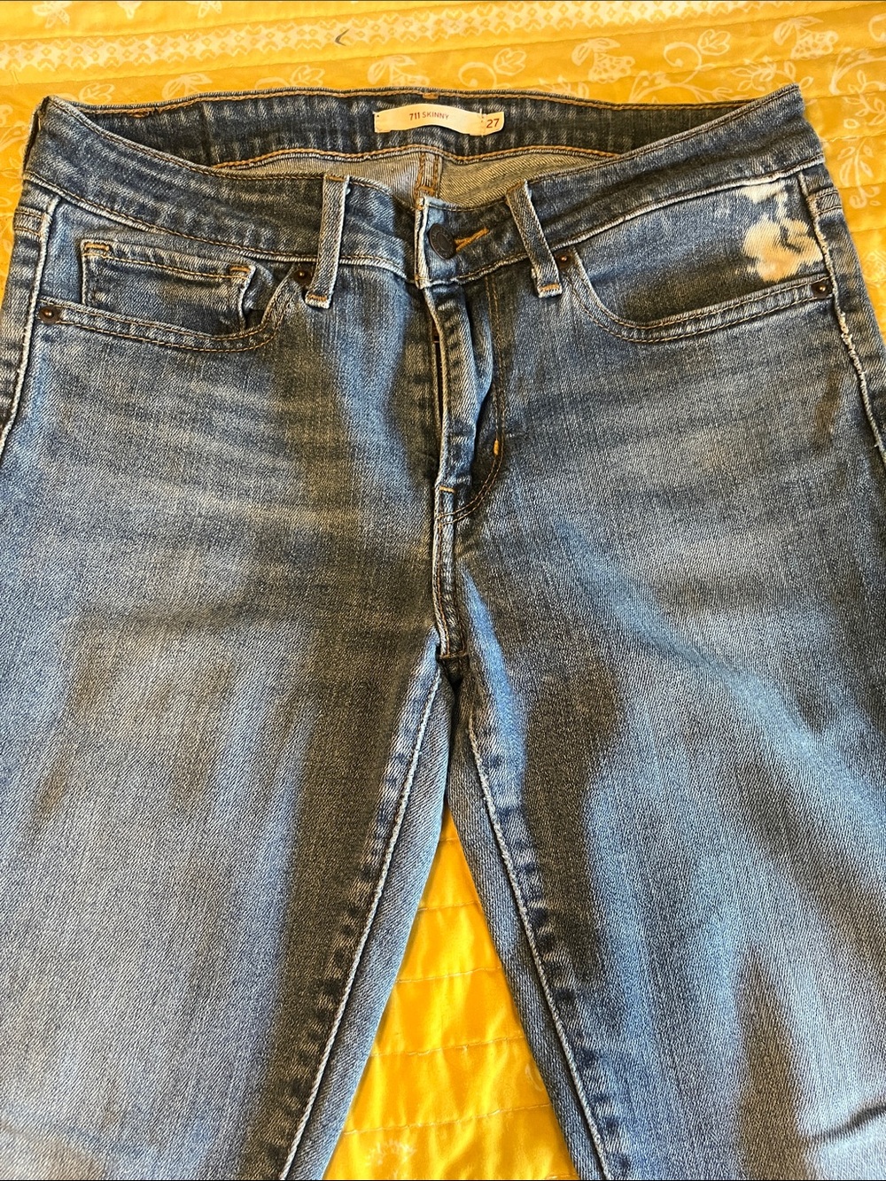 Levi's Women's Skinny Jeans in Medium Blue Denim